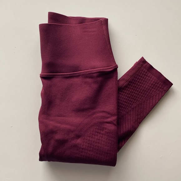 Fabletics Sculptknit Burgundy Leggings Contour High-Rise - Picture 4 of 14